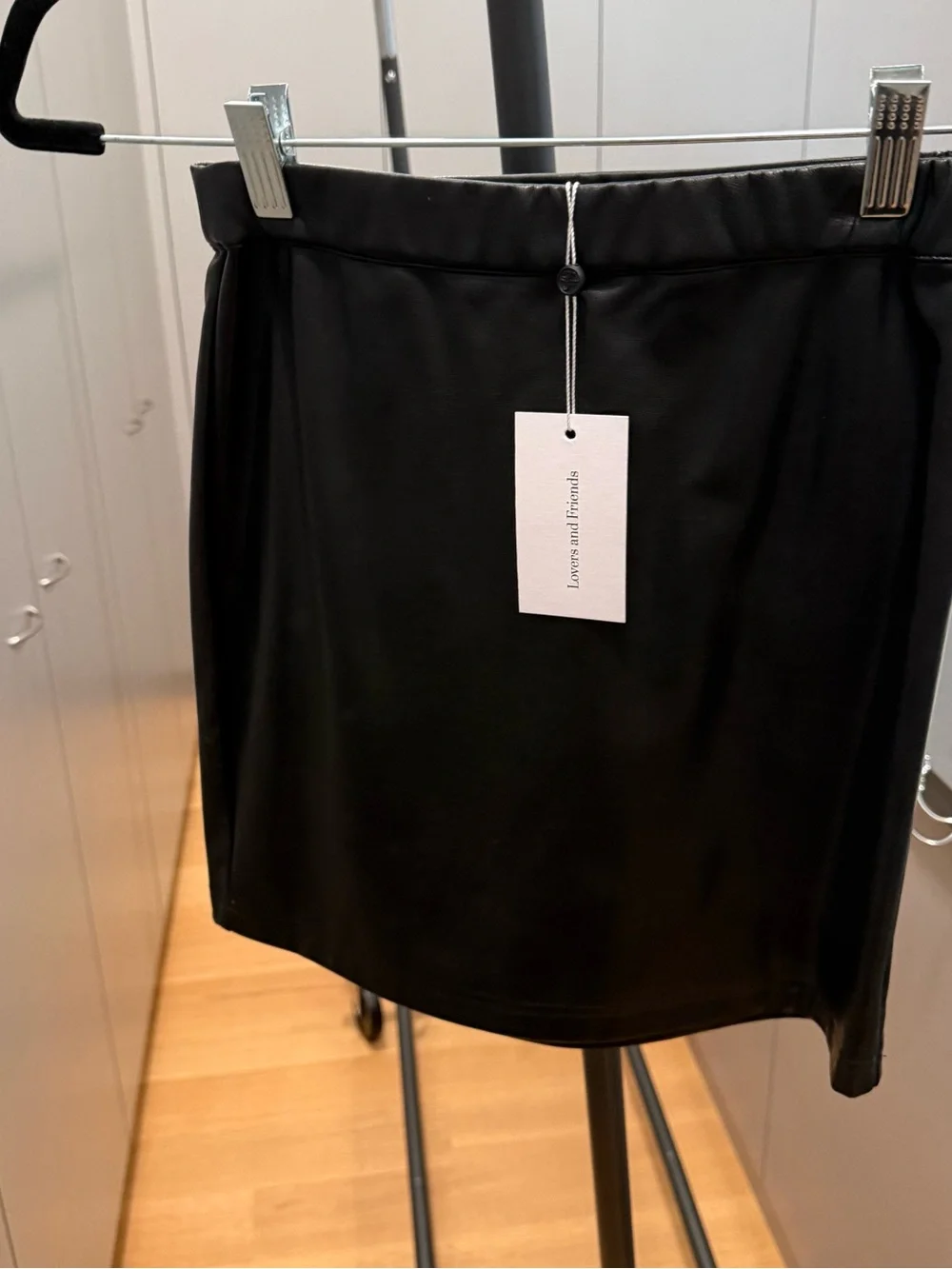 NWT Lovers + Friends Black Faux Leather Mini Skirt - Picture 2 of 5